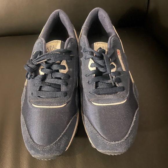 *Gently Used* Reebok Royal Ultra
Mens Size 11 - Picture 4 of 6